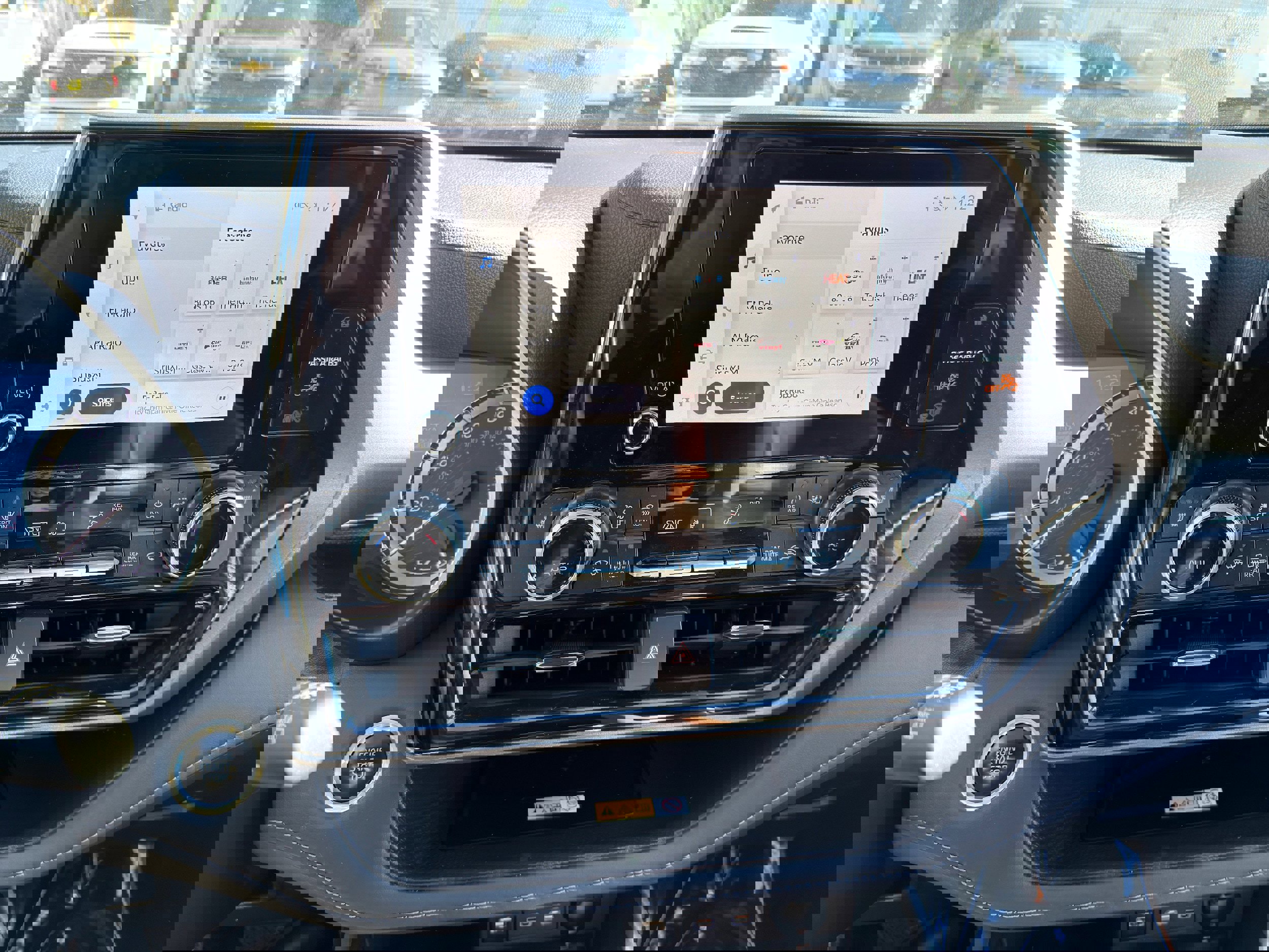 Used 2024 Toyota Highlander XLE image 30