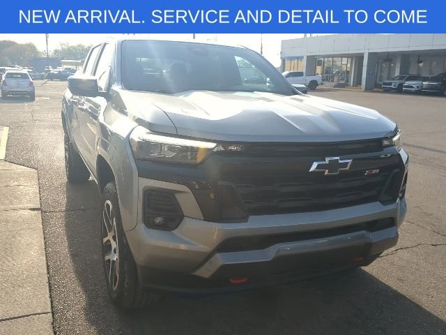 Used 2023 Chevrolet Colorado Z71 w/ Z71 Convenience Package 2 AWD/4WD image 8
