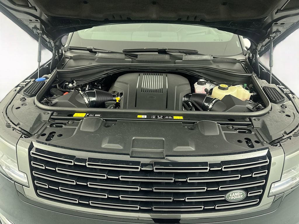 Certified 2025 Land Rover Range Rover SE AWD/4WD image 29