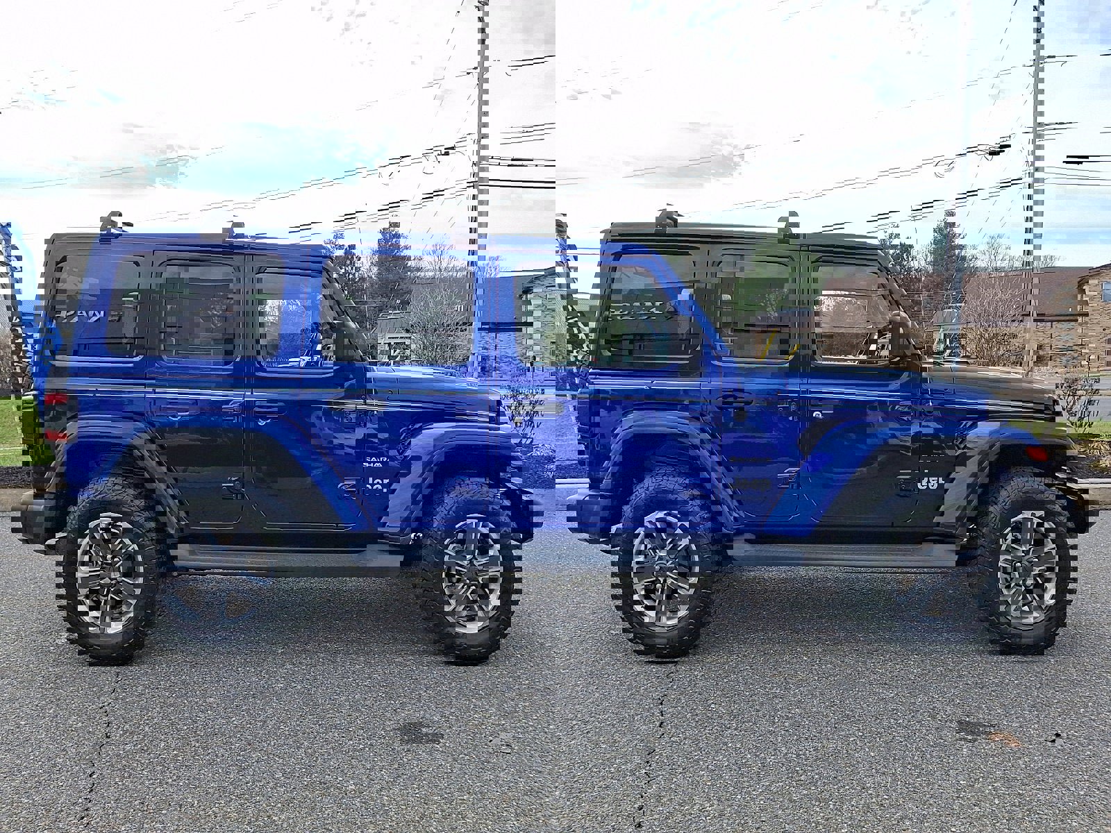 Used 2018 Jeep Wrangler Unlimited Sahara image 7