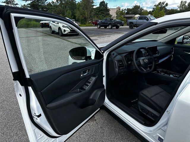 New 2026 Nissan Rogue SV image 17