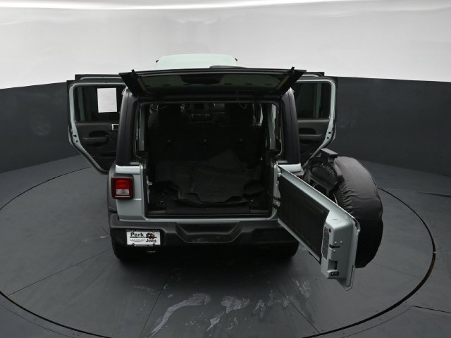 Used 2023 Jeep Wrangler Unlimited Sport AWD/4WD image 29