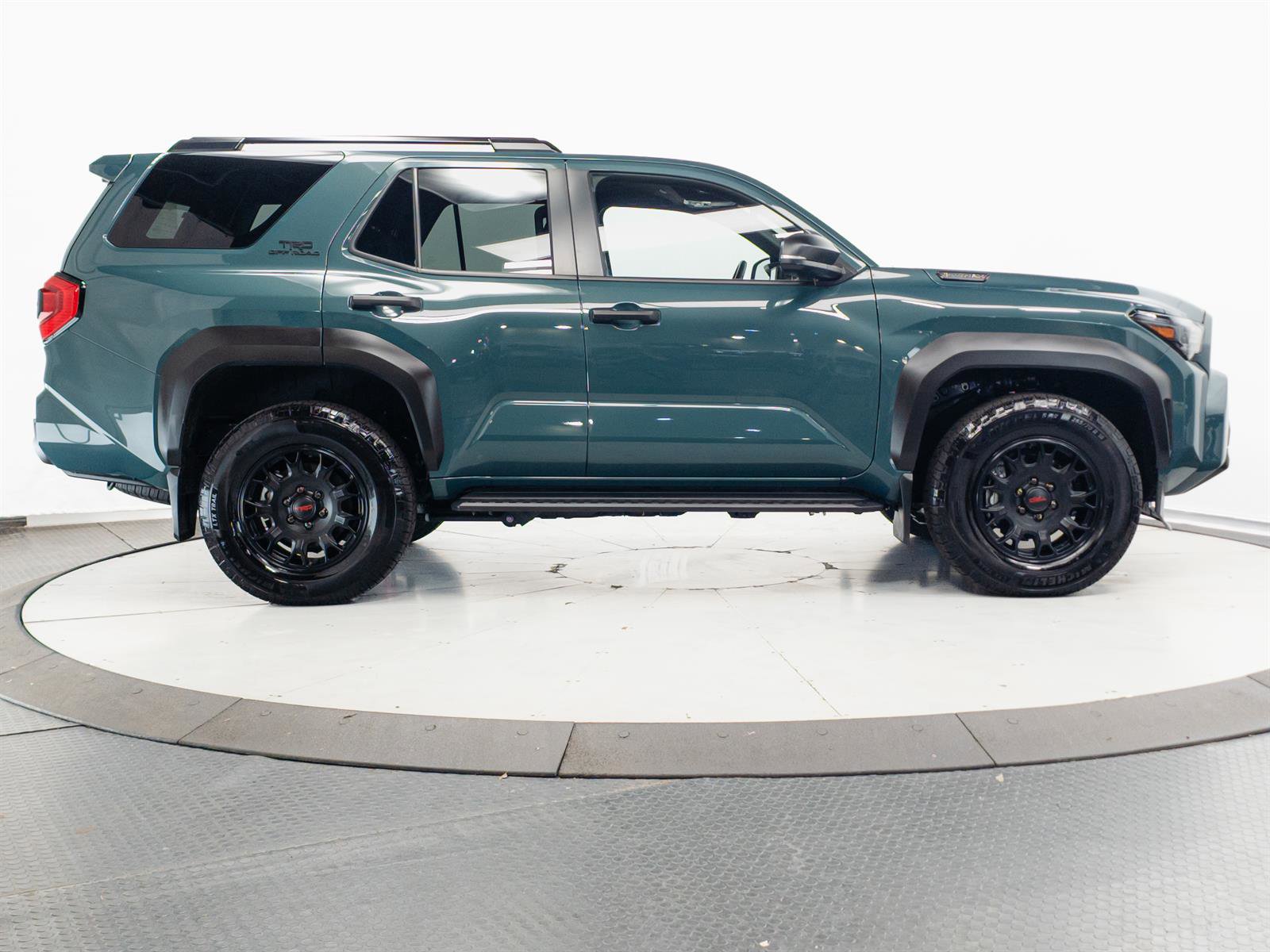 Certified 2025 Toyota 4Runner TRD Off-Road AWD/4WD image 12