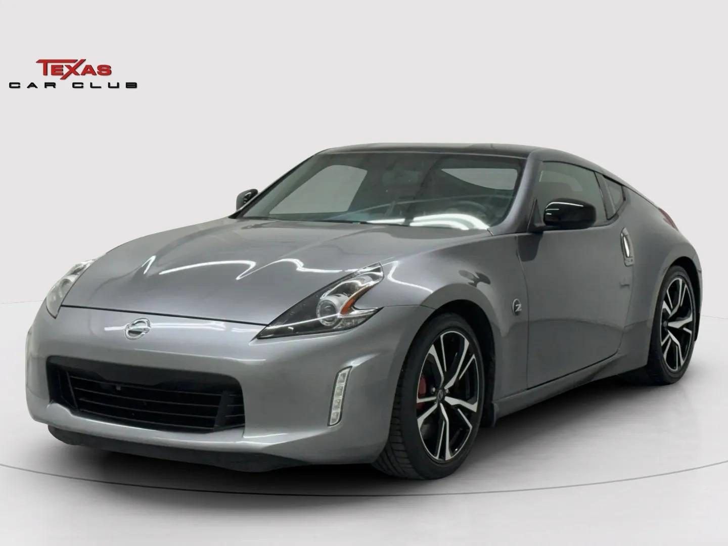 Used 2019 Nissan 370Z Touring Sport RWD image 3