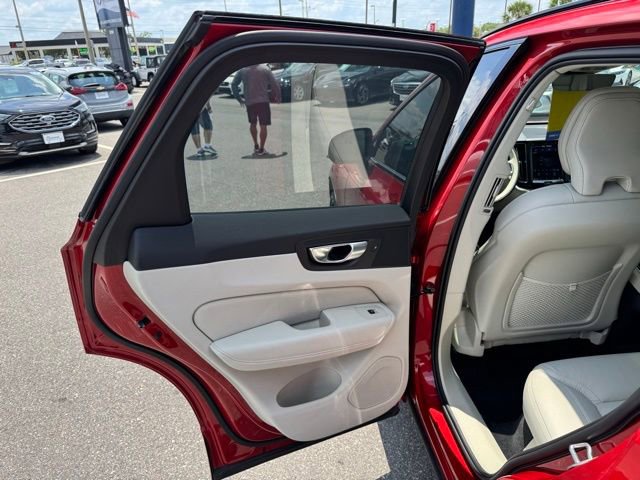 Used 2024 Volvo XC60 B5 Ultimate image 36