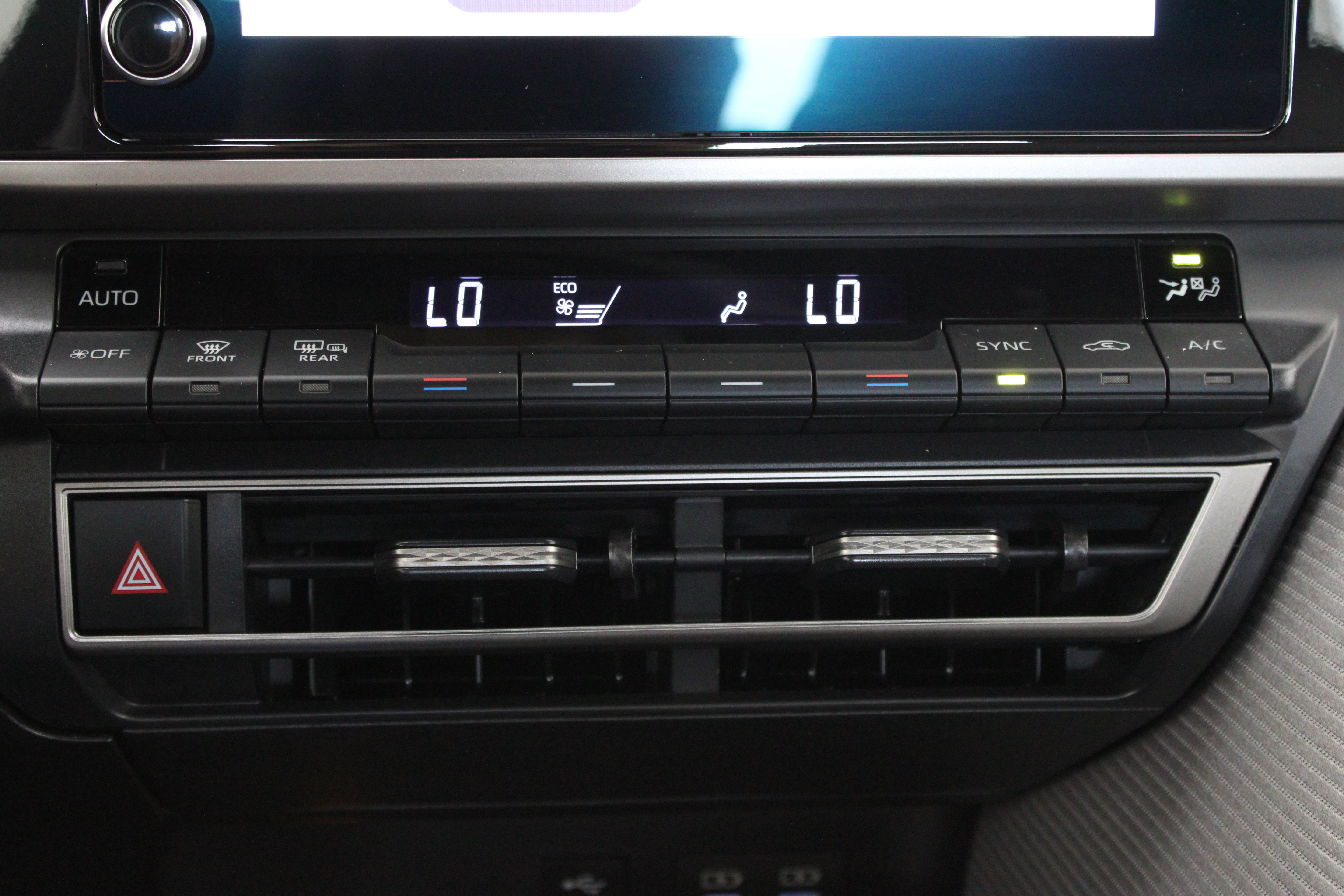 Used 2026 Toyota Camry SE FWD image 19