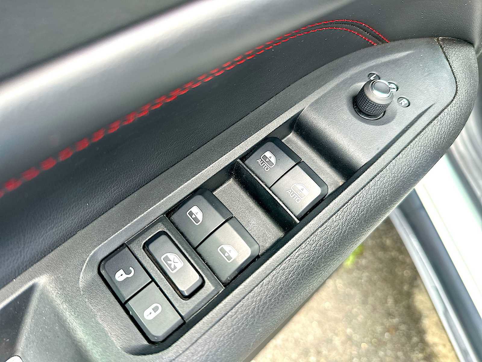 Used 2023 Jeep Compass Trailhawk AWD/4WD image 15