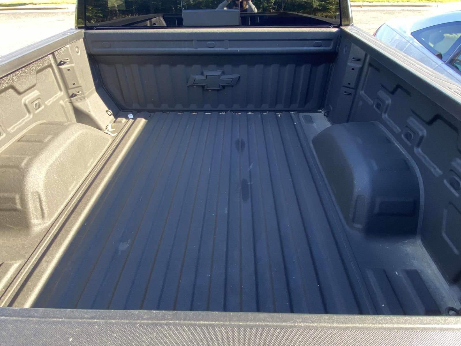 Used 2025 Chevrolet Silverado 1500 LTZ AWD/4WD image 11