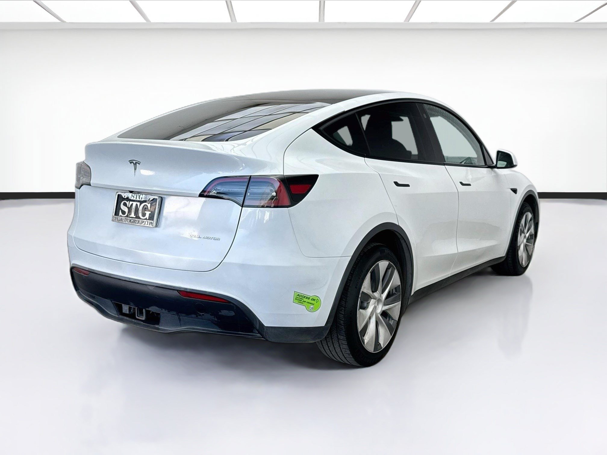 Used 2023 Tesla Model Y Long Range AWD/4WD image 4