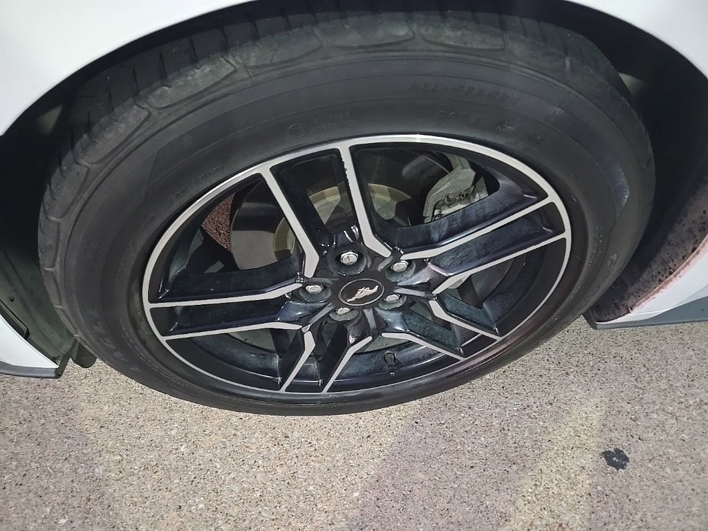 Used 2020 Ford Mustang Premium image 4