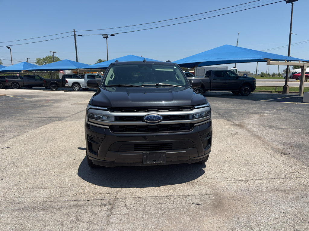 Used 2024 Ford Expedition Max XLT RWD image 2