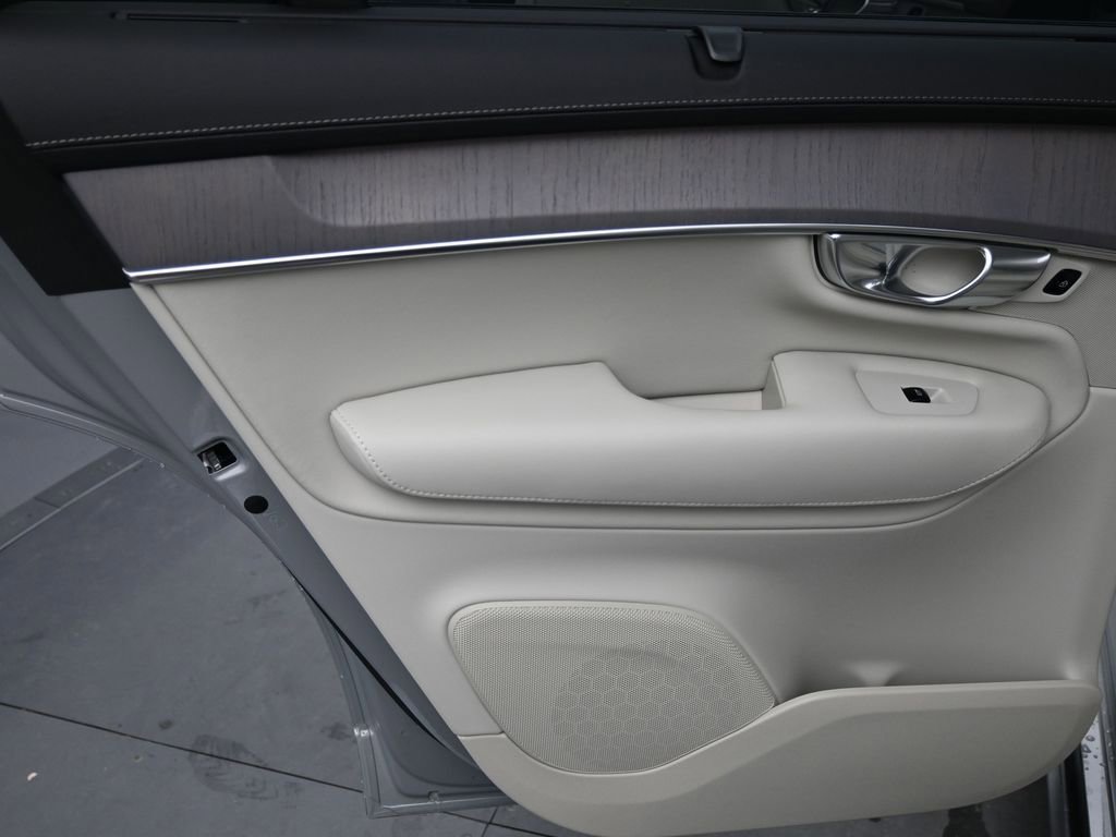 New 2026 Volvo XC90 B6 Ultra w/ Lounge Package image 20
