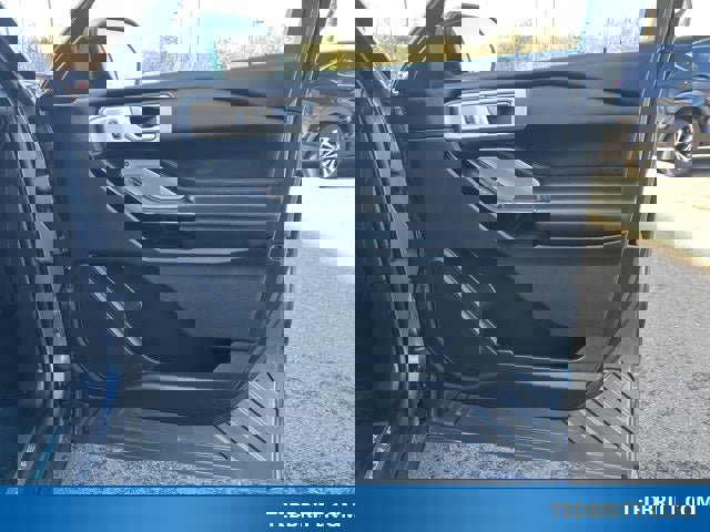 Used 2022 Ford Explorer Platinum w/ Equipment Group 601A image 23