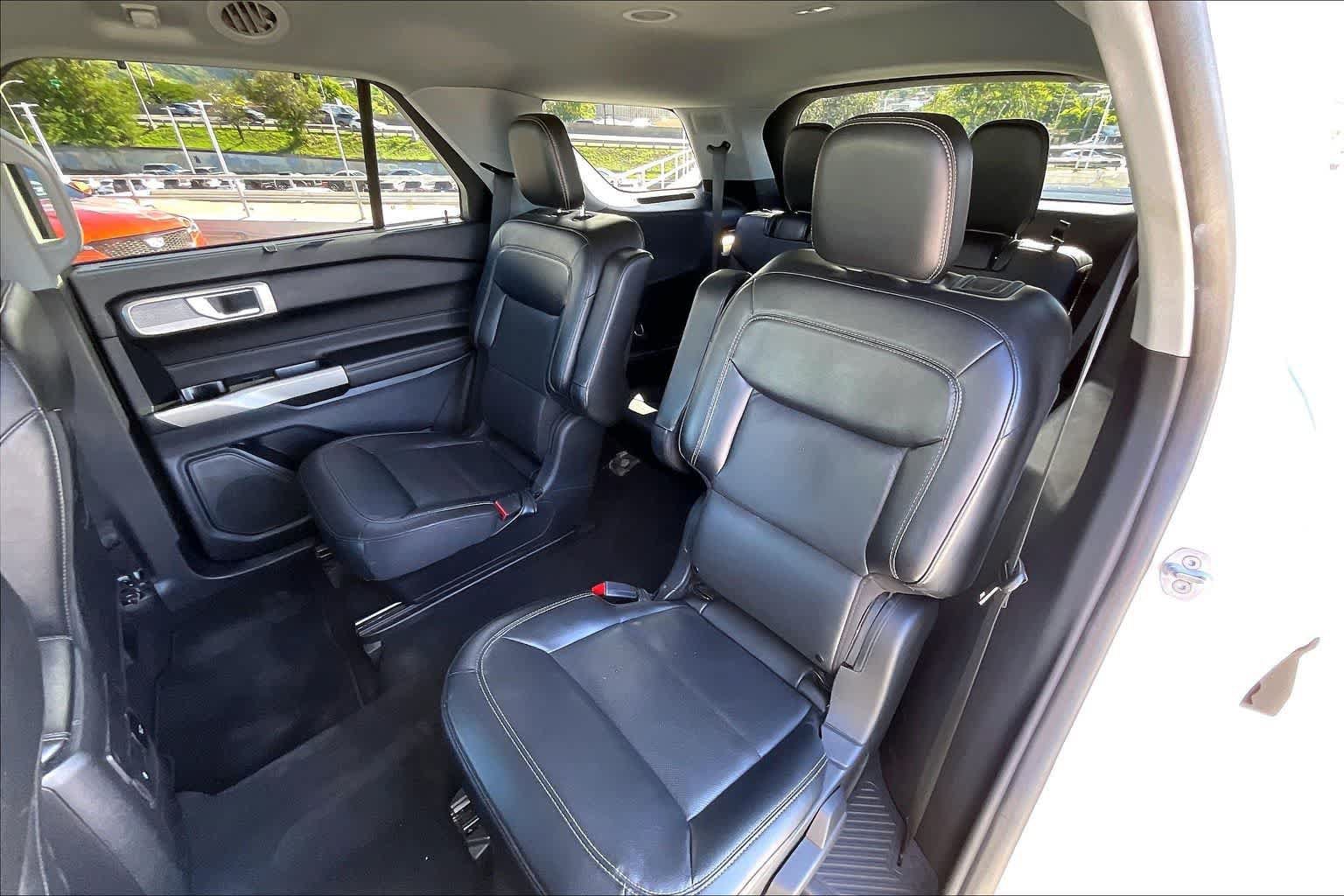 Used 2022 Ford Explorer Limited w/ Equipment Group 301A RWD image 29