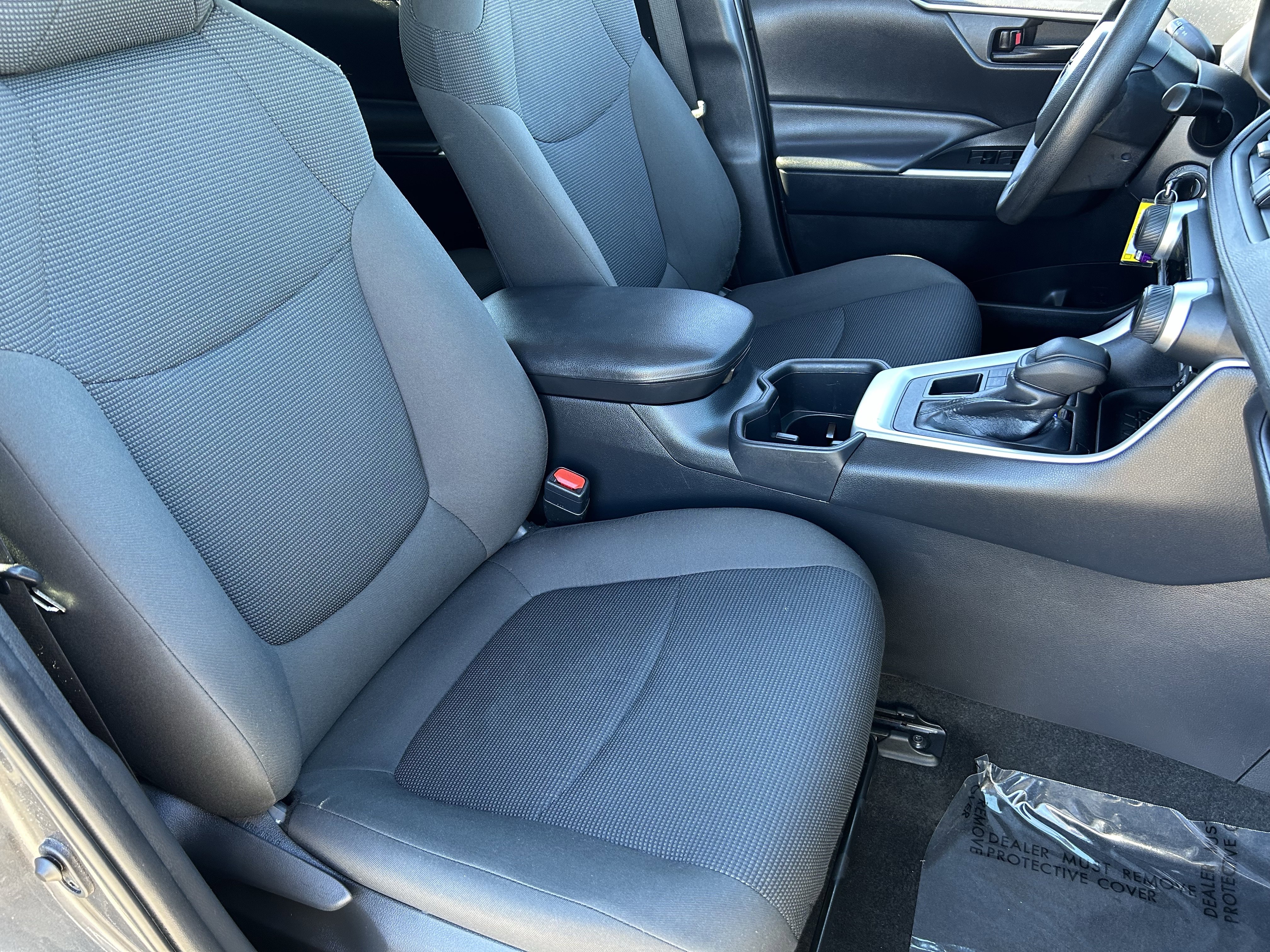 Used 2024 Toyota RAV4 LE image 9