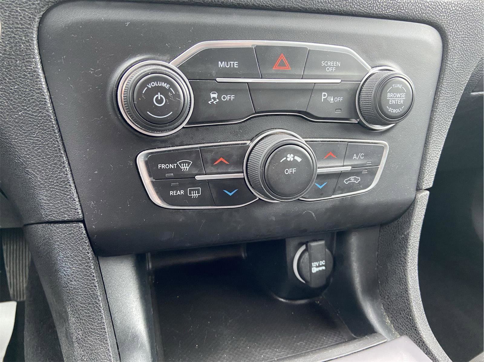 Used 2023 Dodge Charger SXT image 30