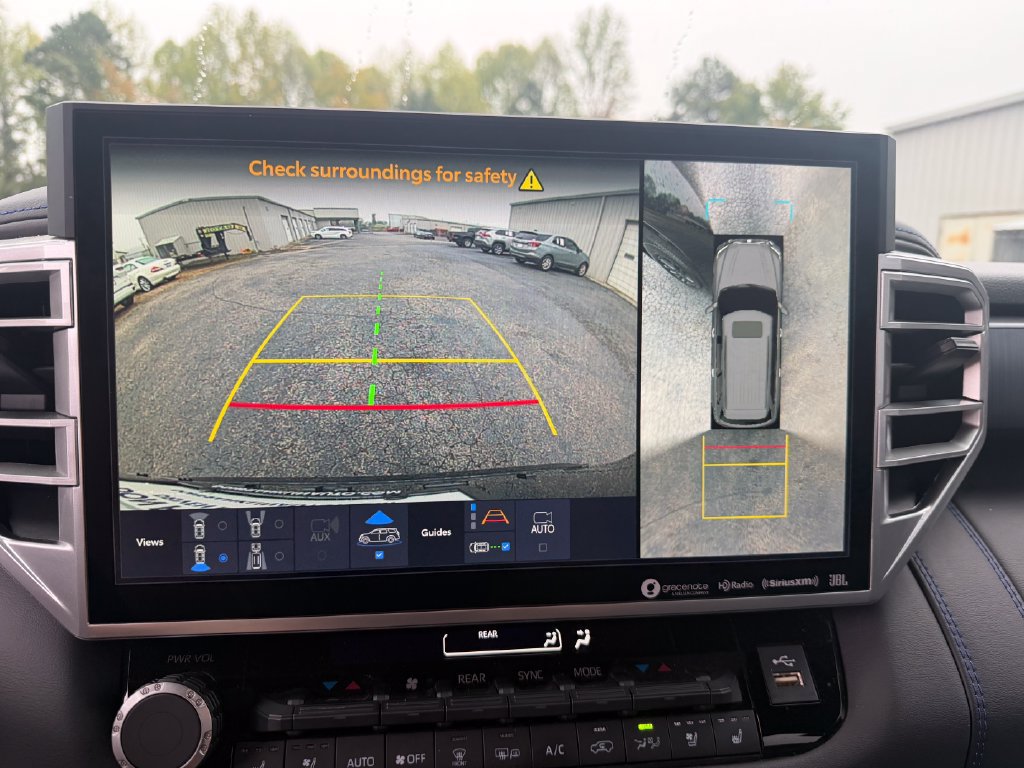 Used 2024 Toyota Sequoia Platinum AWD/4WD image 17