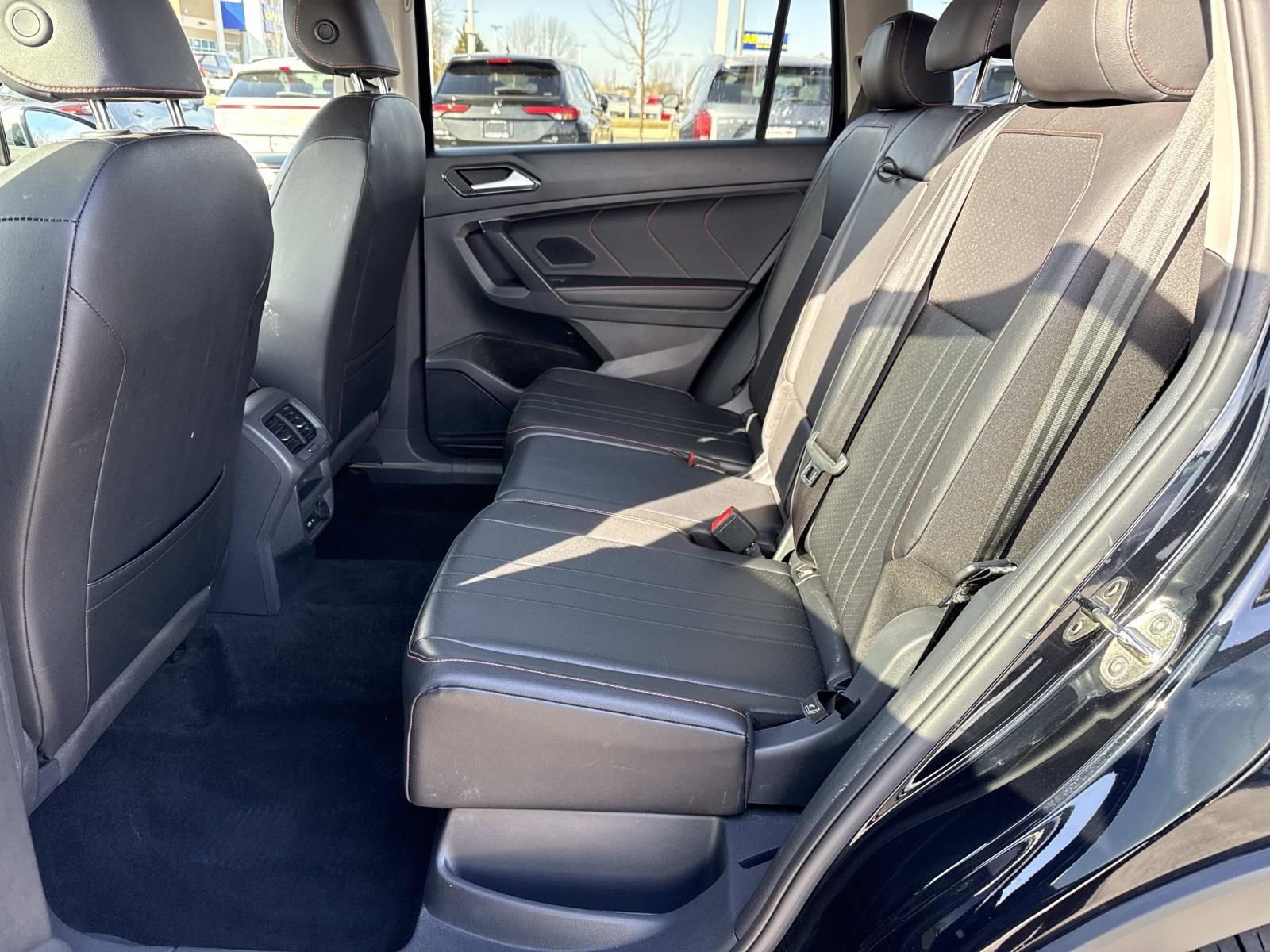 Used 2024 Volkswagen Tiguan SE image 28