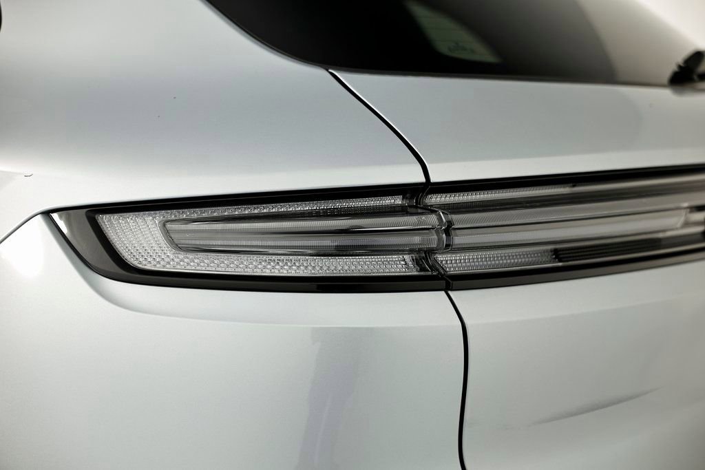 Certified 2025 Porsche Cayenne AWD/4WD image 14