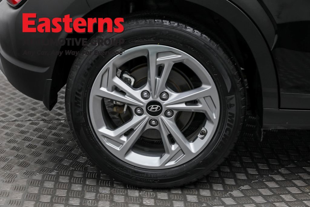 Used 2023 Hyundai Kona SEL image 29