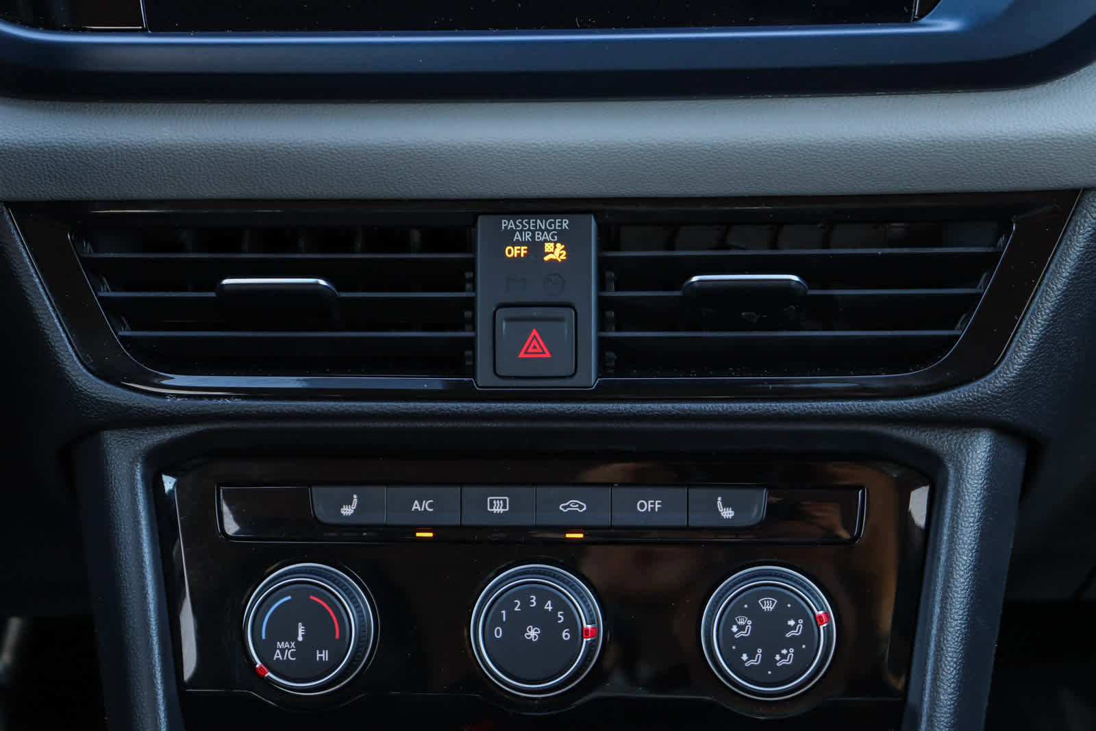 Used 2023 Volkswagen Taos SE image 14