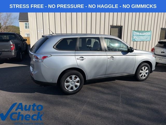 Used 2014 Mitsubishi Outlander ES FWD image 3