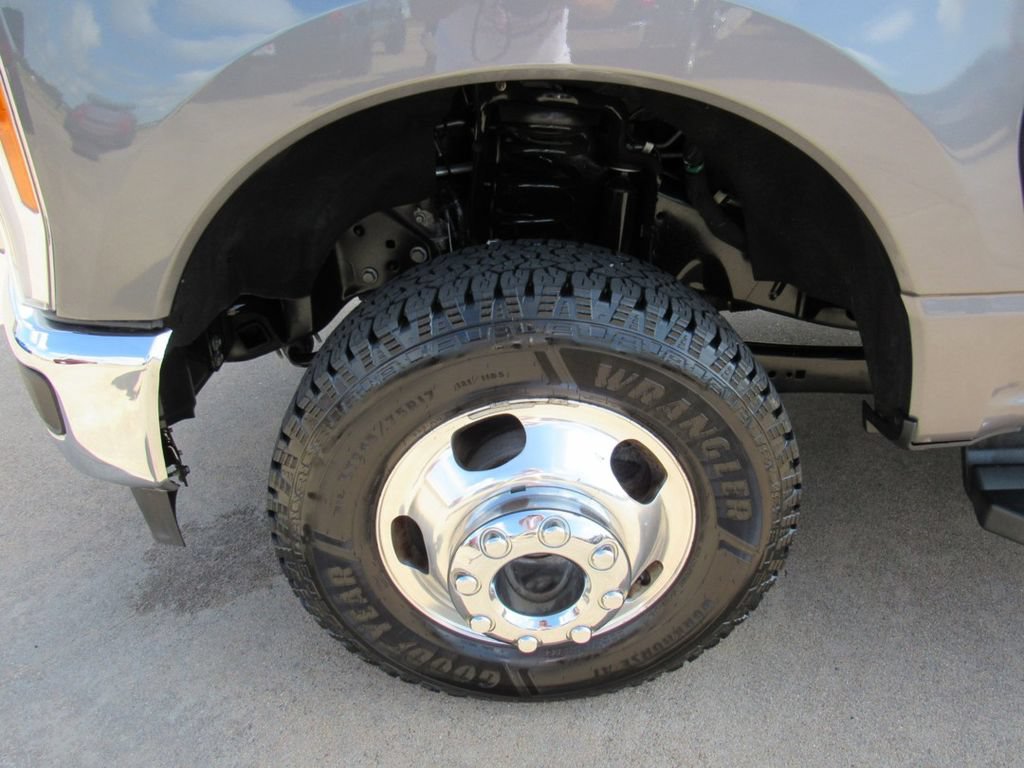 Used 2023 Ford F350 Lariat w/ FX4 Off-Road Package AWD/4WD image 10