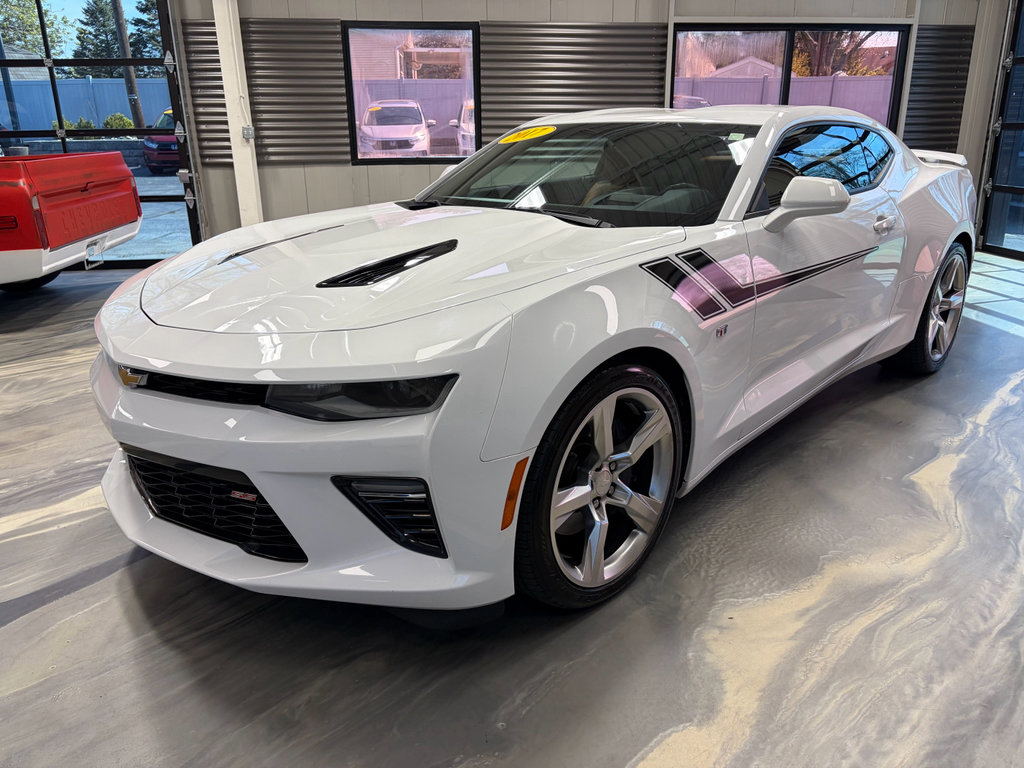 Used 2017 Chevrolet Camaro SS RWD image 3