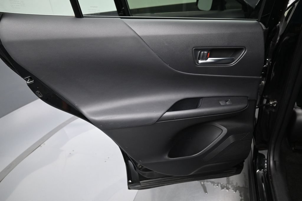 Certified 2021 Toyota Venza LE w/ Carpet Mat Package (TMS) AWD/4WD image 29