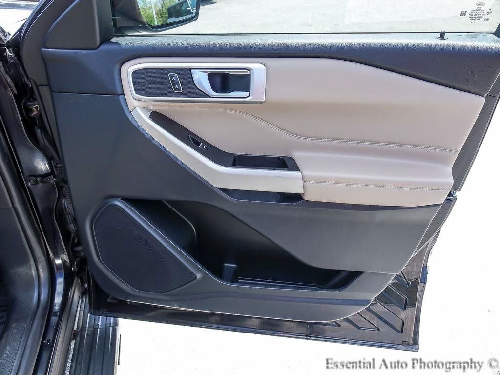 Used 2020 Ford Explorer XLT w/ Equipment Group 202A AWD/4WD image 27