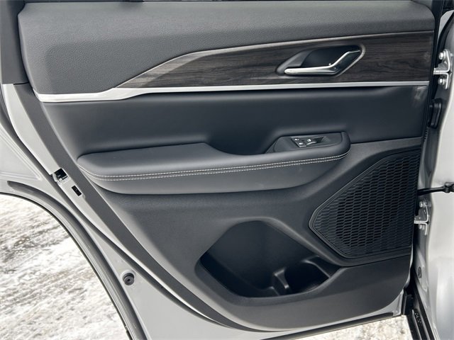 New 2026 Jeep Grand Cherokee Altitude image 32