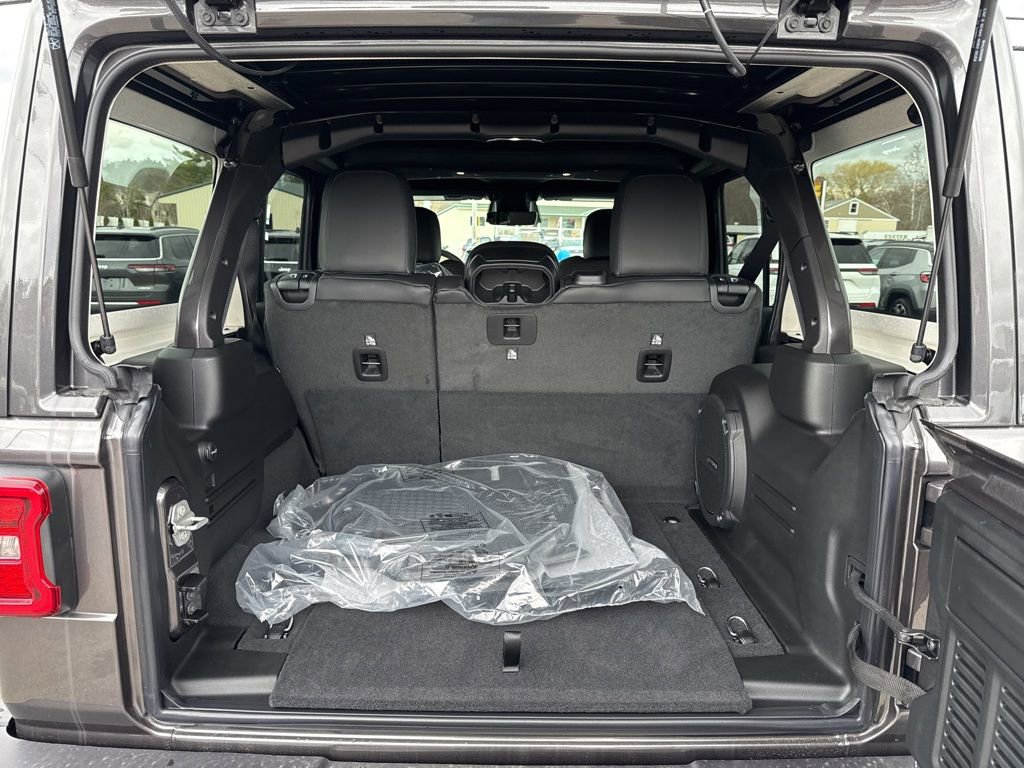 New 2026 Jeep Wrangler Sahara image 24
