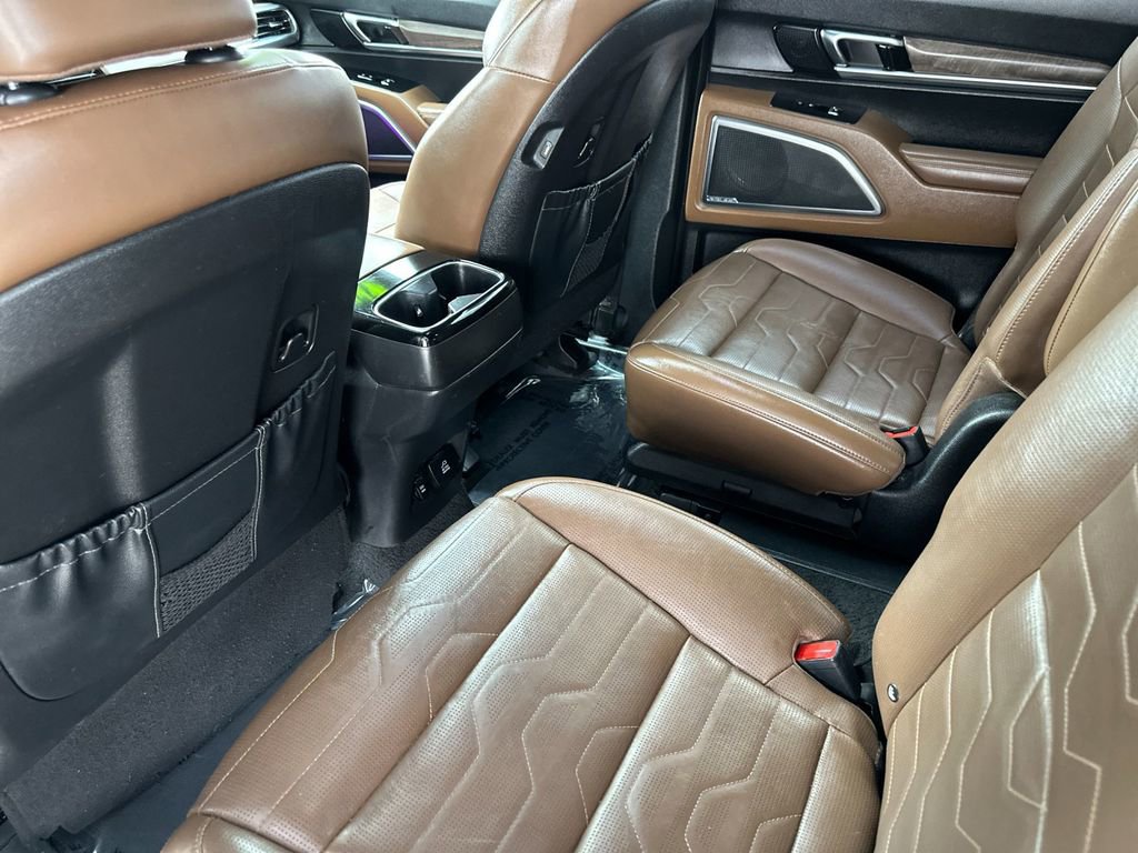 Used 2022 Kia Telluride SX w/ SX Prestige Package AWD/4WD image 11