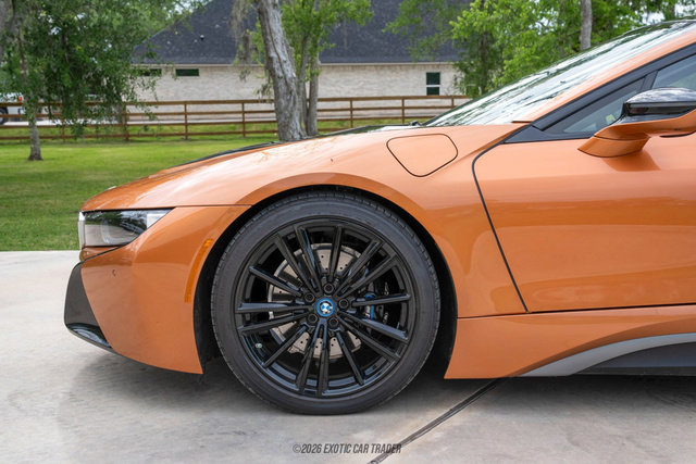 Used 2019 BMW i8 Coupe AWD/4WD image 4