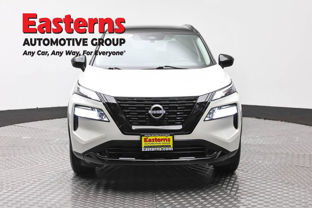 Used 2023 Nissan Rogue SV w/ SV Premium B Package AWD/4WD image 2