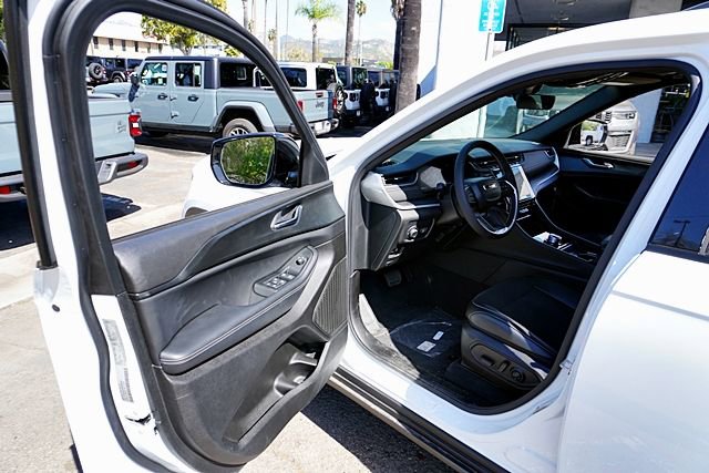 New 2025 Jeep Grand Cherokee L Altitude X image 41