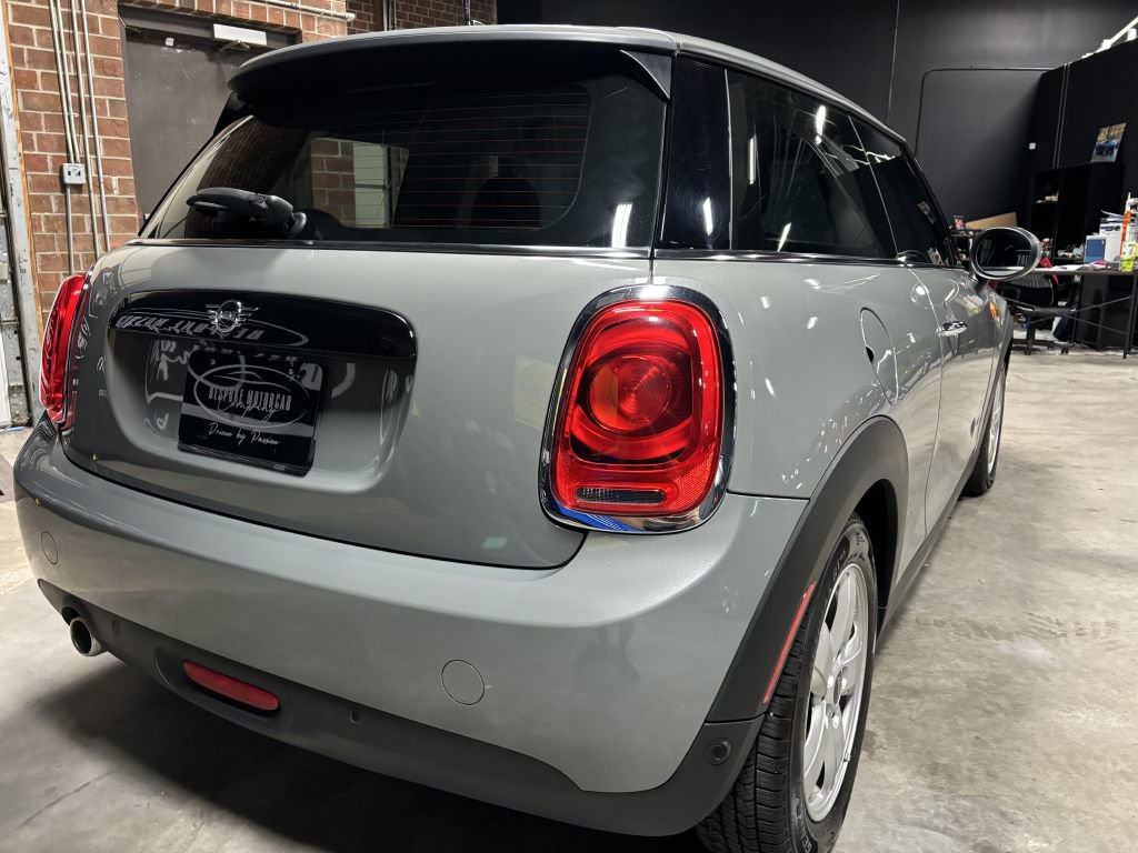 Used 2019 MINI Cooper 2-Door Hardtop w/ Storage Package image 12