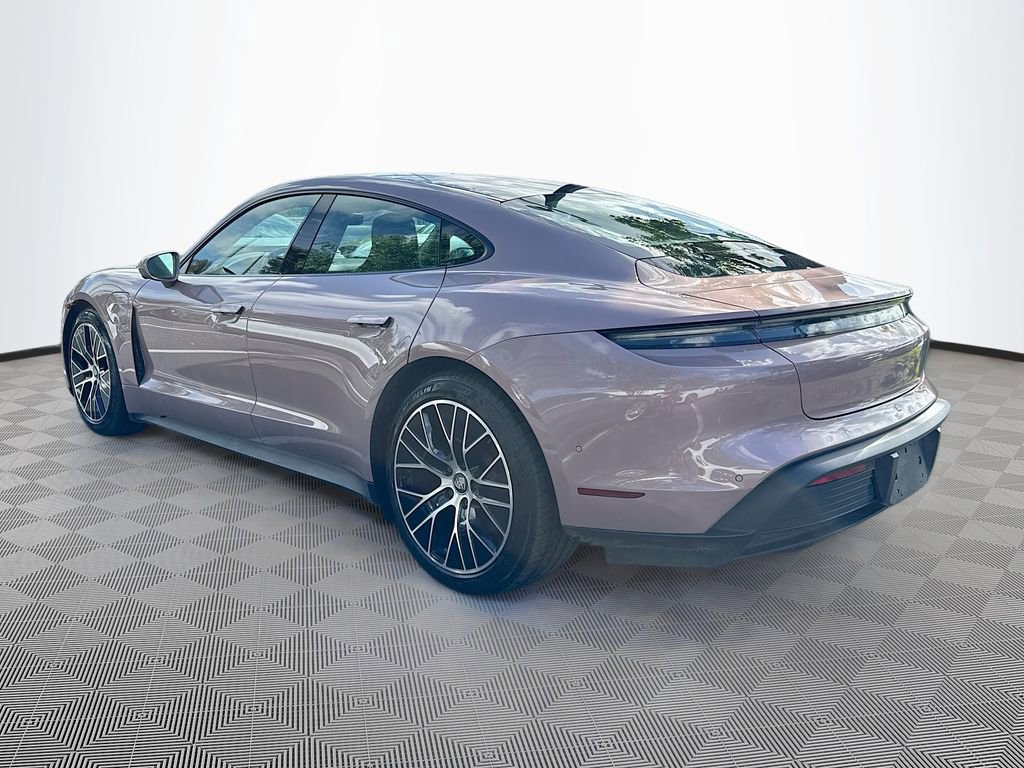 Used 2022 Porsche Taycan image 8