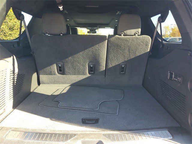 Certified 2023 Chevrolet Suburban Z71 w/ Luxury Package image 7