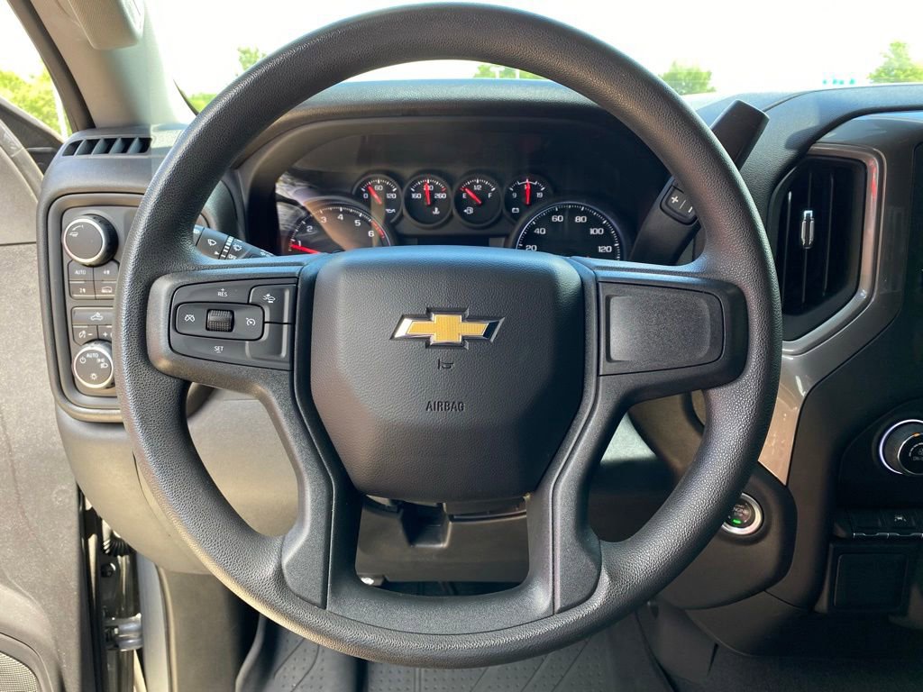 Used 2023 Chevrolet Silverado 1500 Custom AWD/4WD image 13
