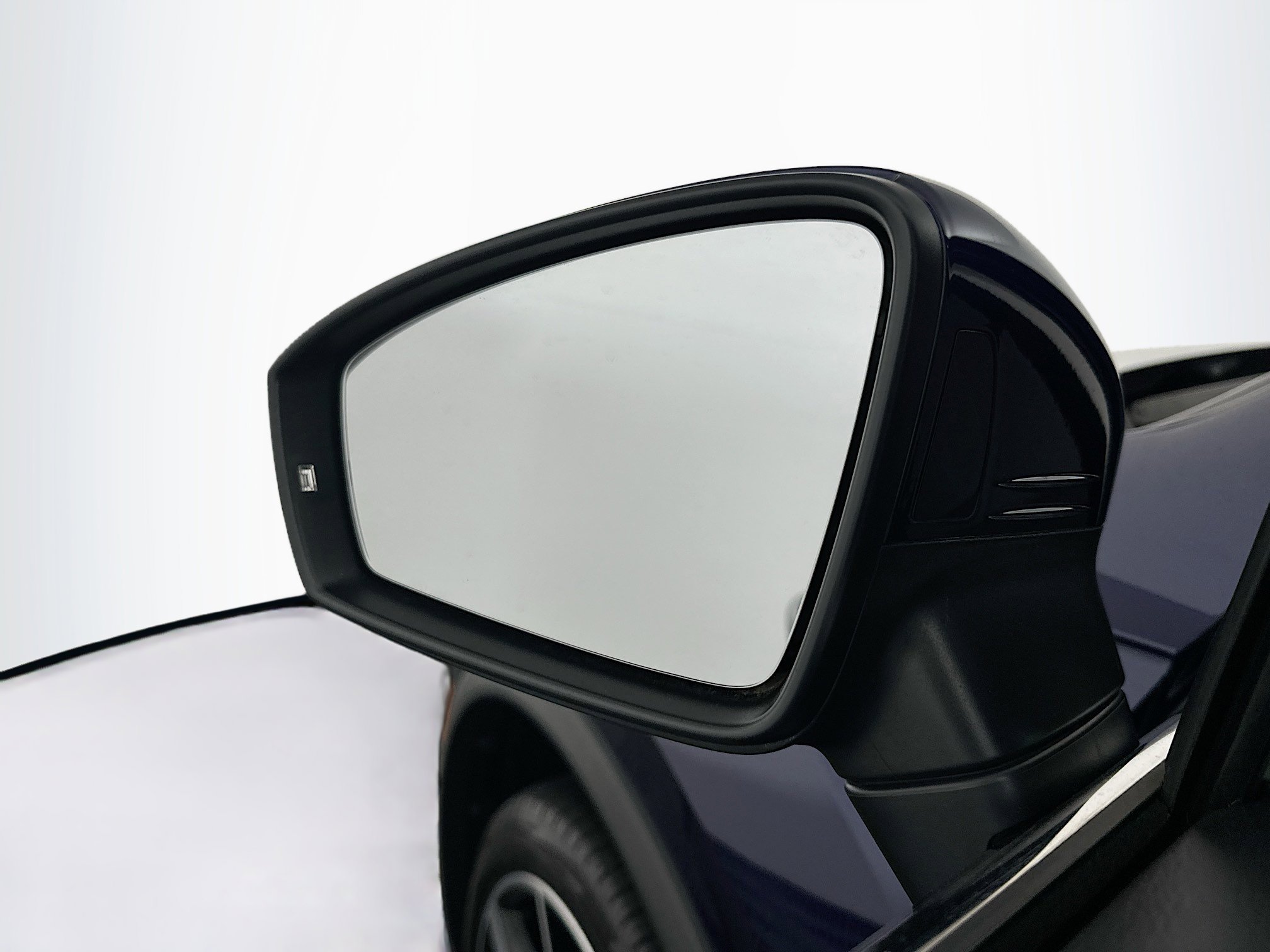 Used 2022 Volkswagen Tiguan SEL R-Line image 16