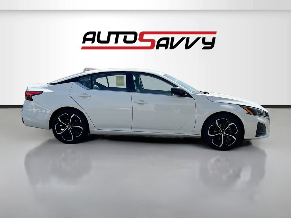 Used 2024 Nissan Altima 2.5 SR image 8