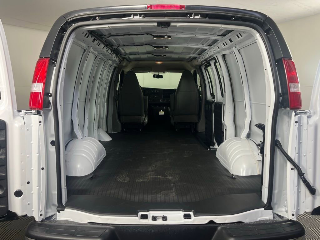 New 2026 Chevrolet Express 2500 w/ Enhanced Convenience Package RWD image 20