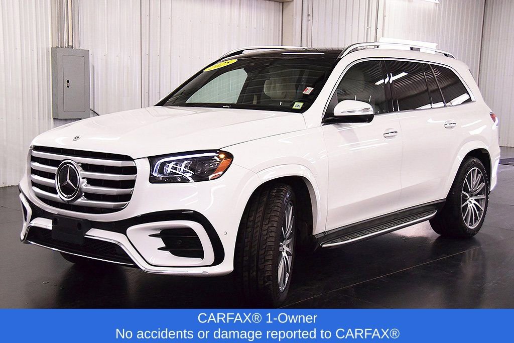 Used 2025 Mercedes-Benz GLS 580 4MATIC image 3