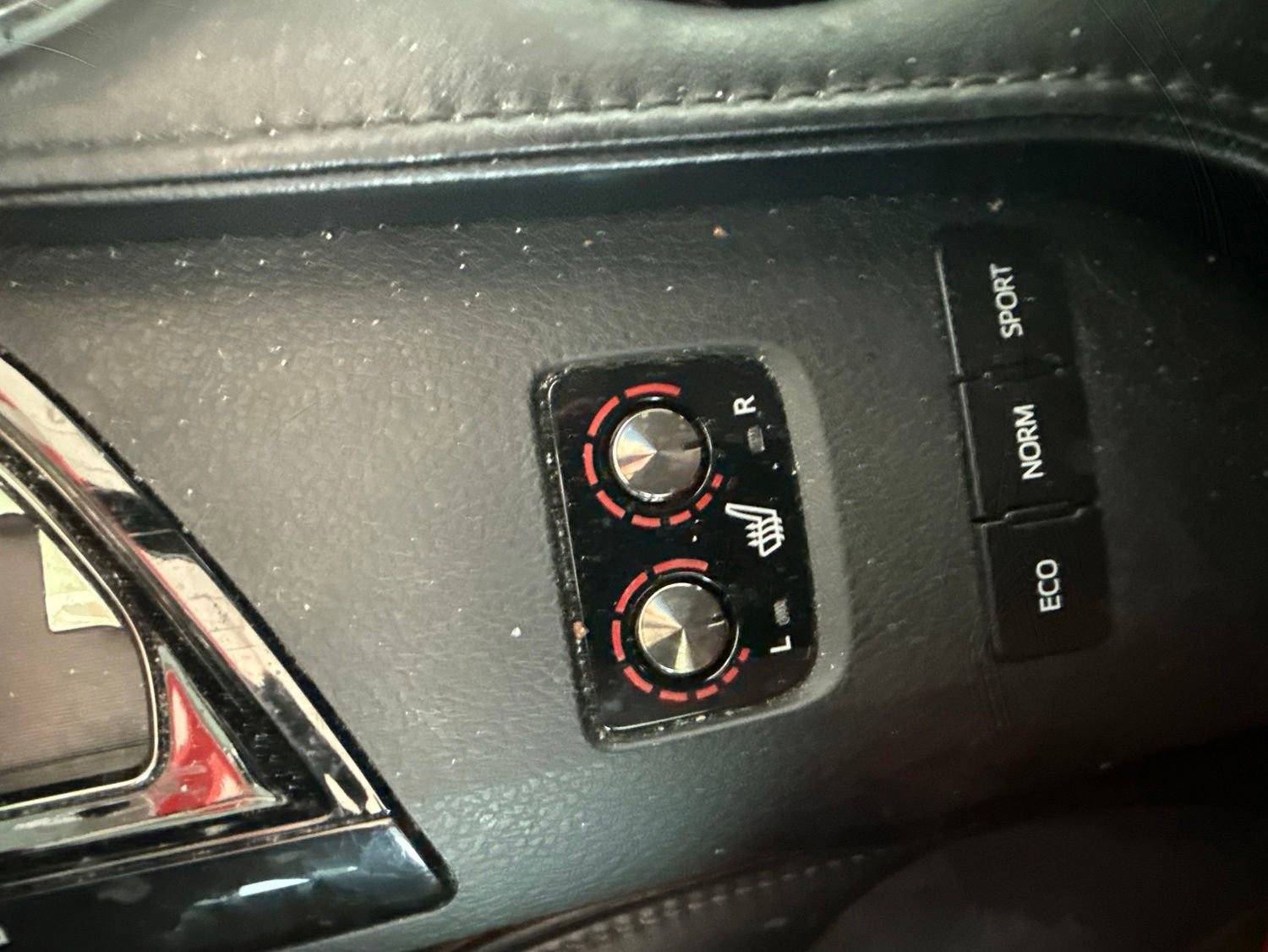 Used 2017 Toyota Avalon XLE w/ Carpet Mat Package FWD image 17