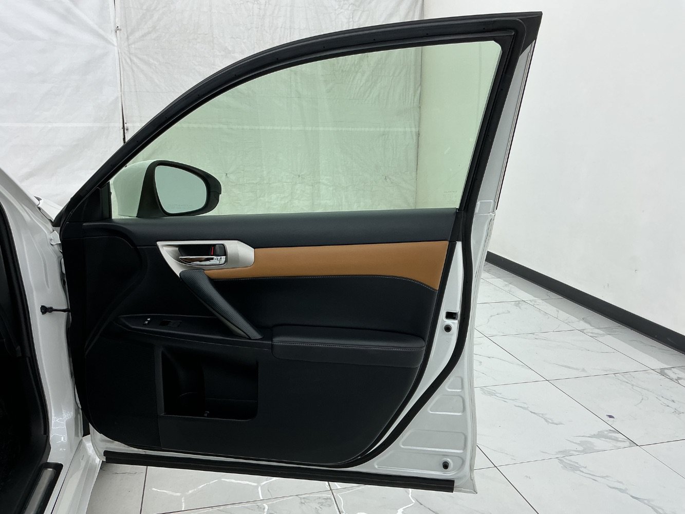 Used 2015 Lexus CT 200h FWD image 19