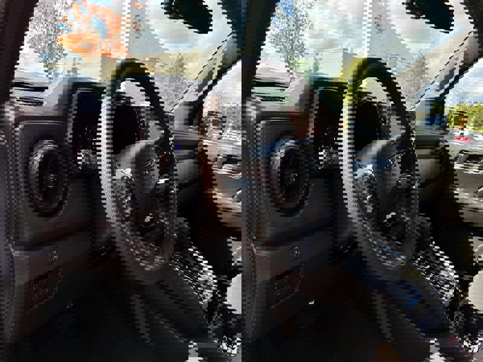 Used 2023 Chevrolet Colorado Trail Boss w/ LPO, Dark Essentials Package image 19