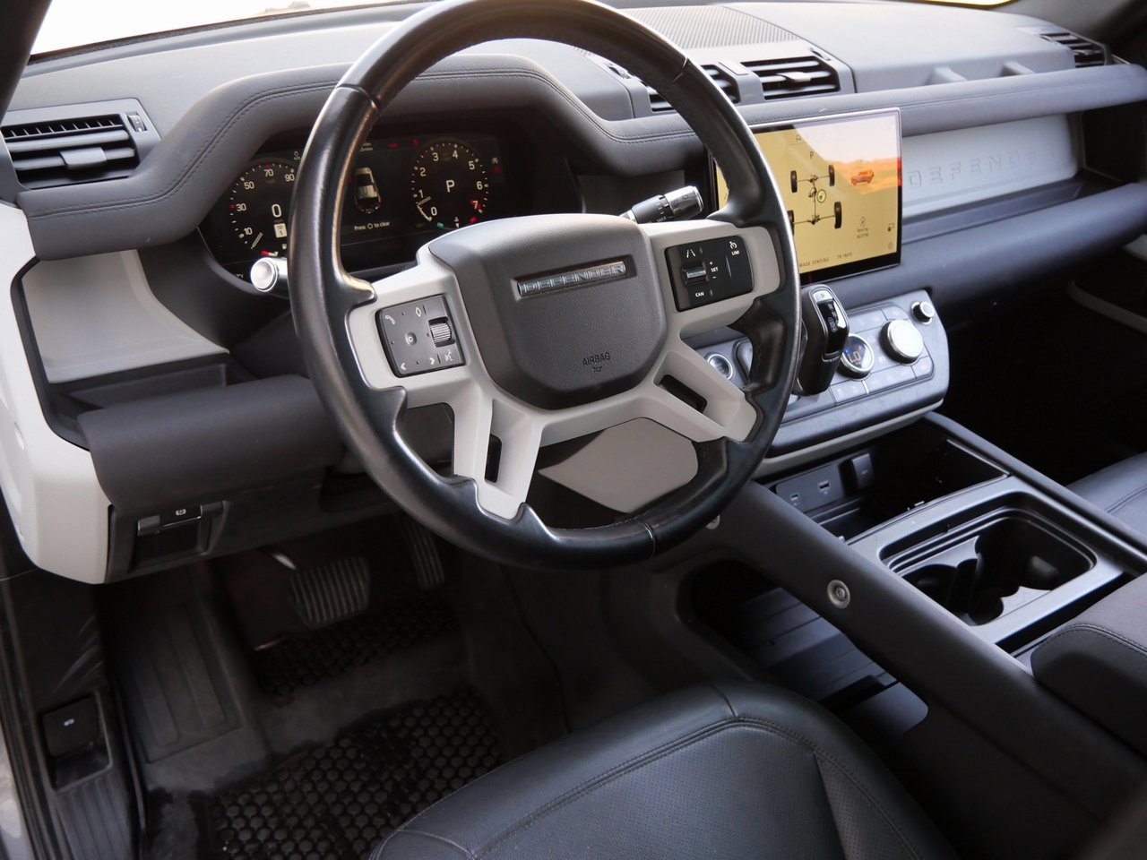 Used 2022 Land Rover Defender 110 S image 11