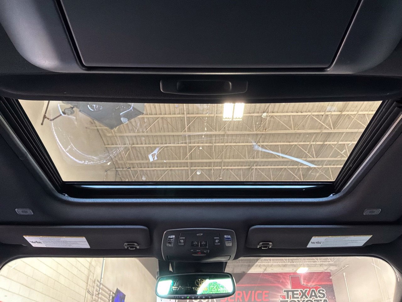 New 2026 Toyota Sienna XLE Woodland Edition AWD/4WD image 24