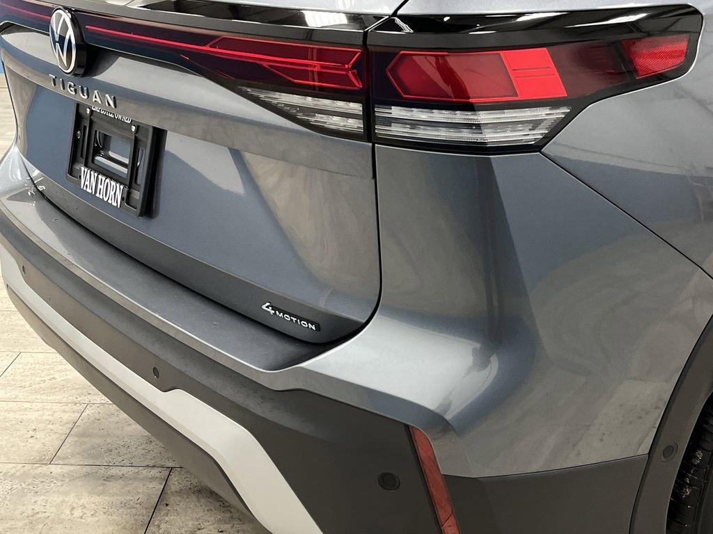 Used 2025 Volkswagen Tiguan S image 30